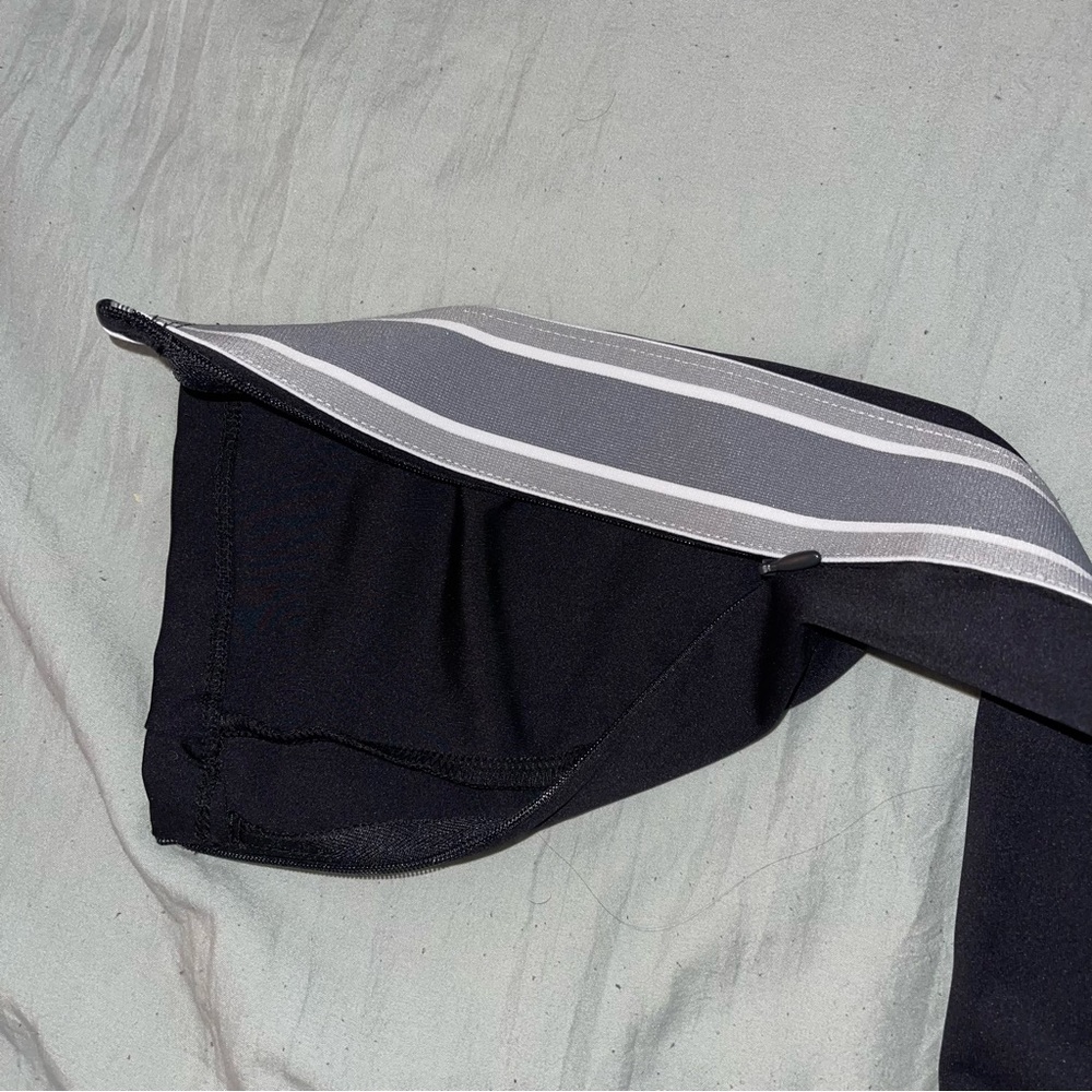NWT Fabletics High Waisted Zipper Leggings - Picture 2 of 3
